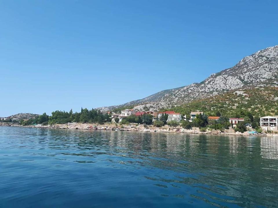 Apartmani Ivankovic Karlobag Exteriör bild
