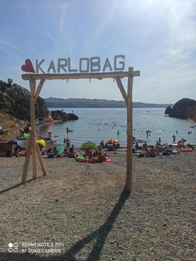 Apartmani Ivankovic Karlobag Exteriör bild