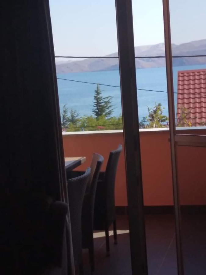 Apartmani Ivankovic Karlobag Exteriör bild