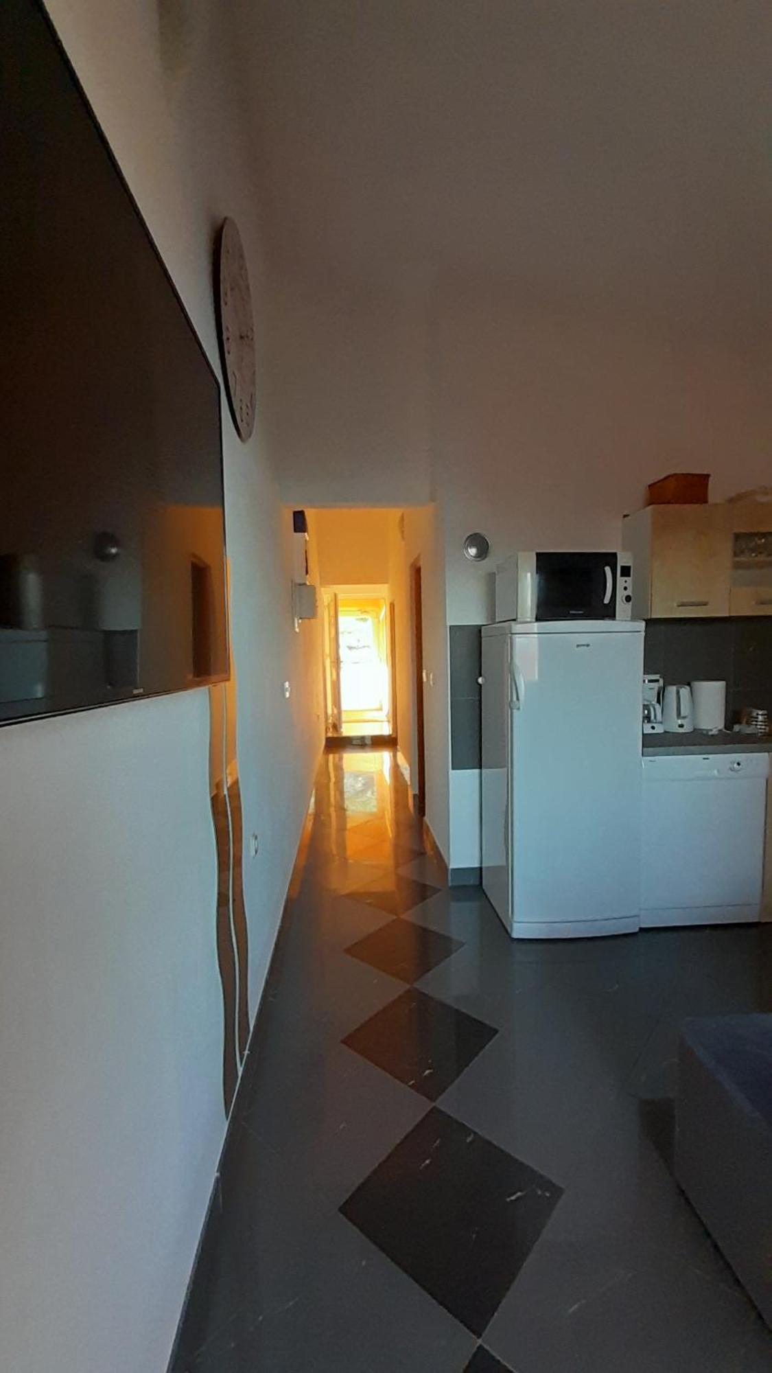 Apartmani Ivankovic Karlobag Rum bild