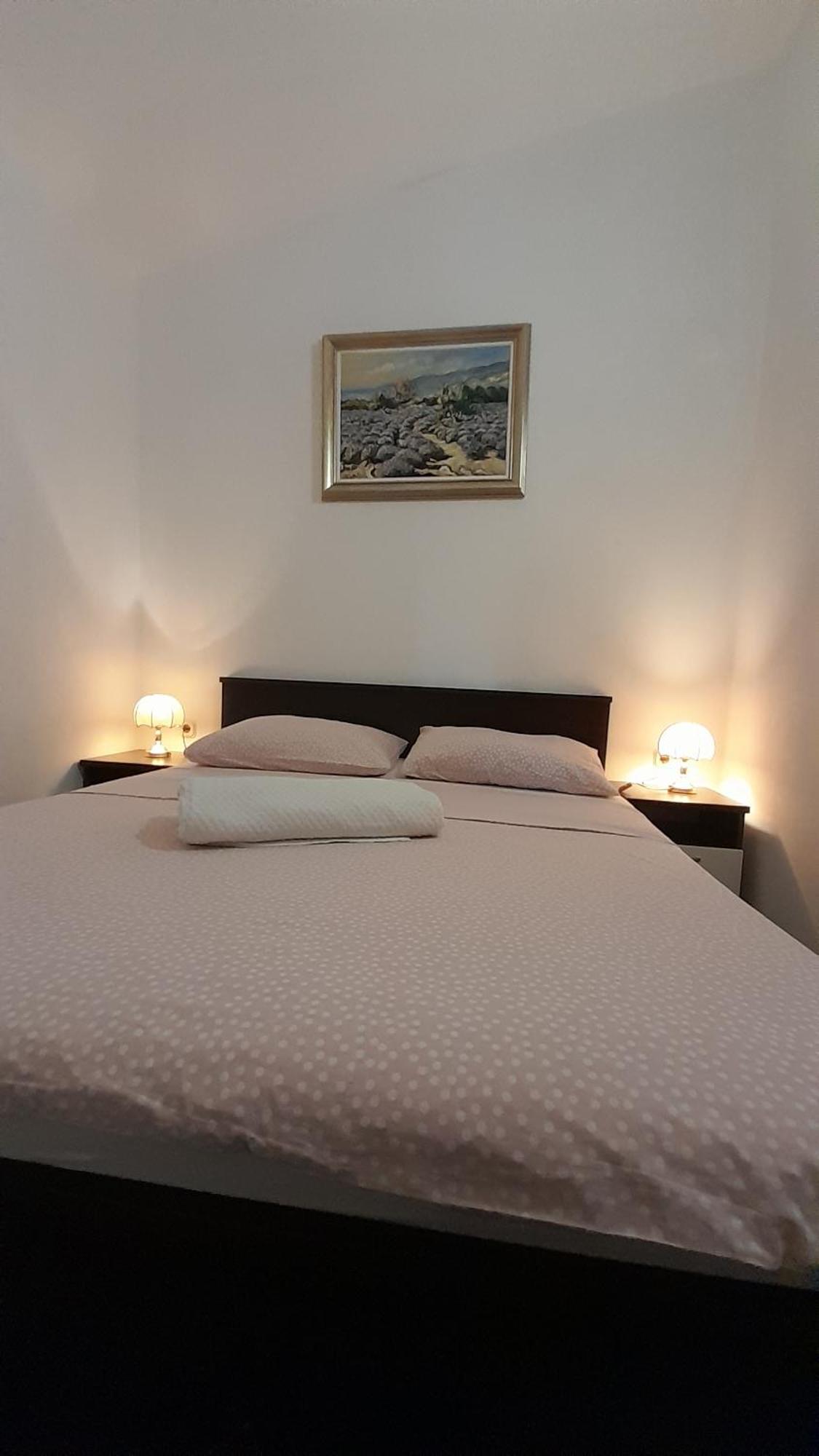 Apartmani Ivankovic Karlobag Rum bild